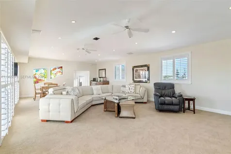 44 W Plaza Del Lago Lower Keys FL 33036