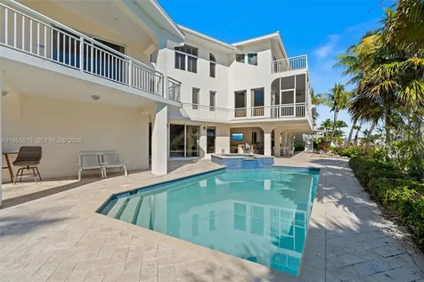 44 W Plaza Del Lago Lower Keys FL 33036