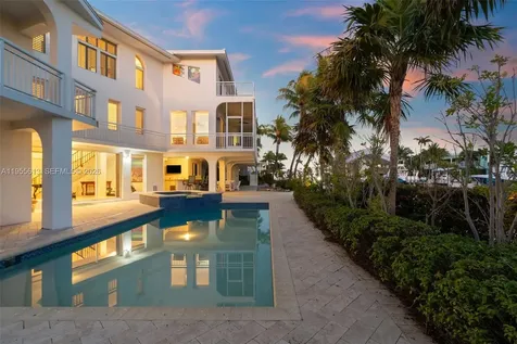 44 W Plaza Del Lago Lower Keys FL 33036