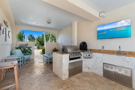 44 W Plaza Del Lago Lower Keys FL 33036