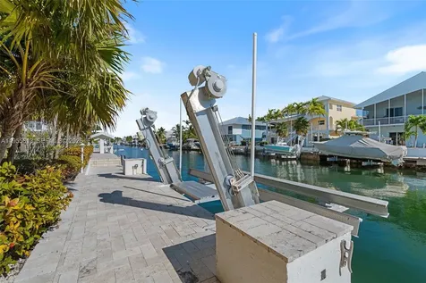 44 W Plaza Del Lago Lower Keys FL 33036