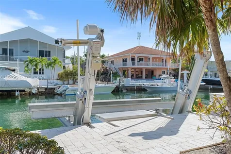 44 W Plaza Del Lago Lower Keys FL 33036