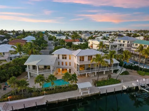 44 W Plaza Del Lago Lower Keys FL 33036