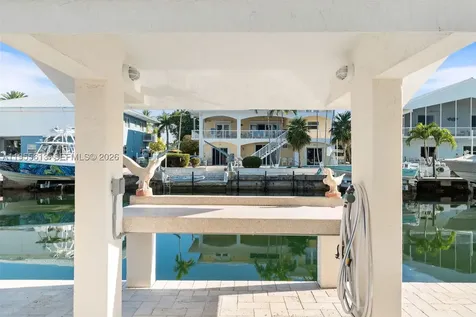 44 W Plaza Del Lago Lower Keys FL 33036
