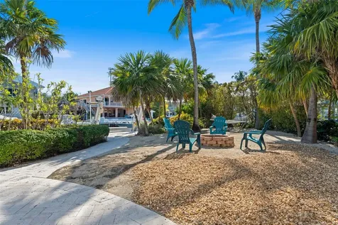 44 W Plaza Del Lago Lower Keys FL 33036