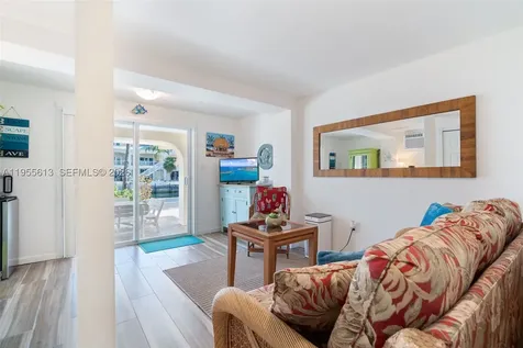 44 W Plaza Del Lago Lower Keys FL 33036