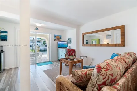 44 W Plaza Del Lago Lower Keys FL 33036
