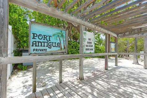 44 W Plaza Del Lago Lower Keys FL 33036