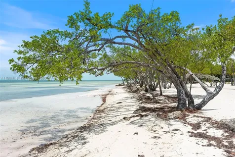 44 W Plaza Del Lago Lower Keys FL 33036