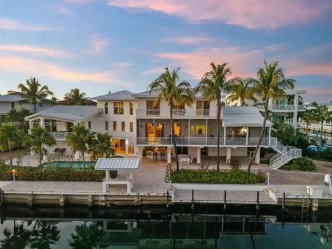 44 W Plaza Del Lago Lower Keys FL 33036