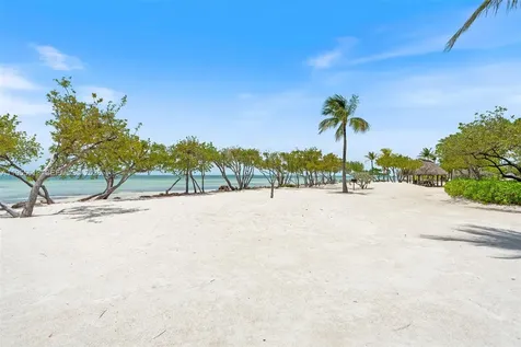 44 W Plaza Del Lago Lower Keys FL 33036
