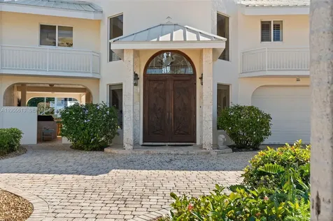 44 W Plaza Del Lago Lower Keys FL 33036