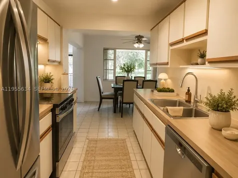 5700 White Hickory Circle Tamarac FL 33319
