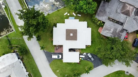 5700 White Hickory Circle Tamarac FL 33319