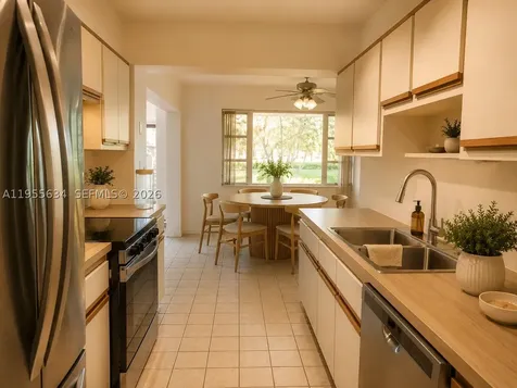5700 White Hickory Circle Tamarac FL 33319