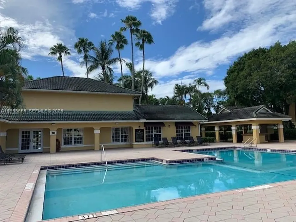 4045 W Mcnab Road Pompano Beach FL 33069