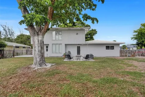 63 SE 5th Avenue Deerfield Beach FL 33441