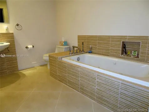 6471 Bay Club Drive Fort Lauderdale FL 33308