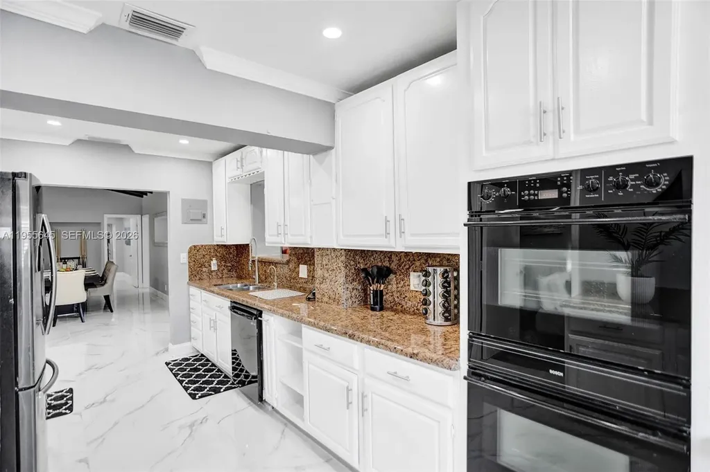 2797 NE 21st Terrace Lighthouse Point FL 33064