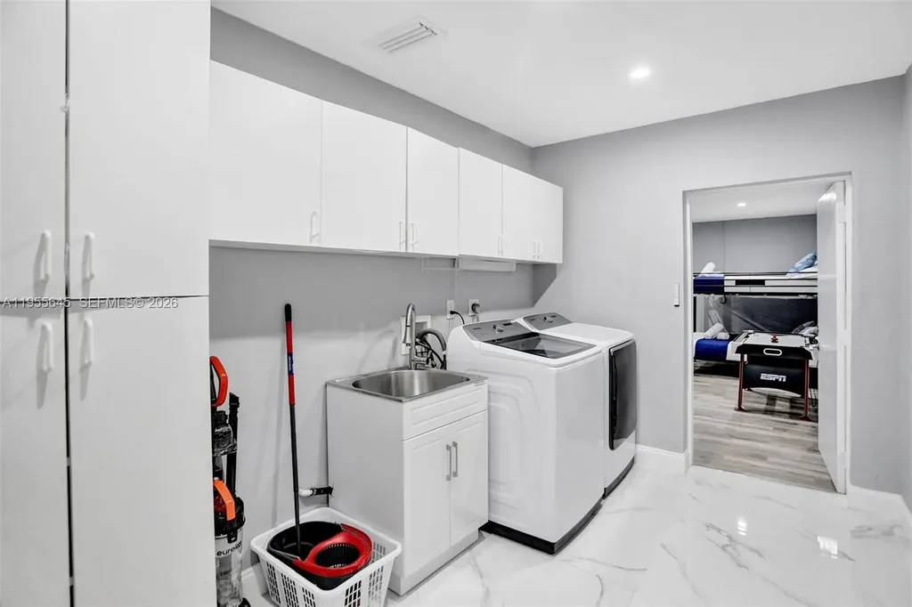 2797 NE 21st Terrace Lighthouse Point FL 33064