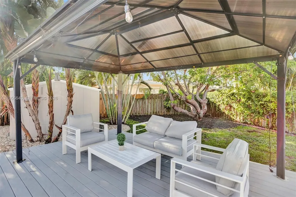2797 NE 21st Terrace Lighthouse Point FL 33064