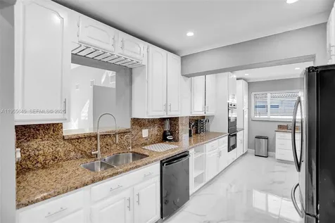 2797 NE 21st Terrace Lighthouse Point FL 33064