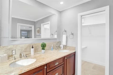 2797 NE 21st Terrace Lighthouse Point FL 33064