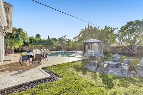 2797 NE 21st Terrace Lighthouse Point FL 33064