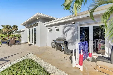 2797 NE 21st Terrace Lighthouse Point FL 33064