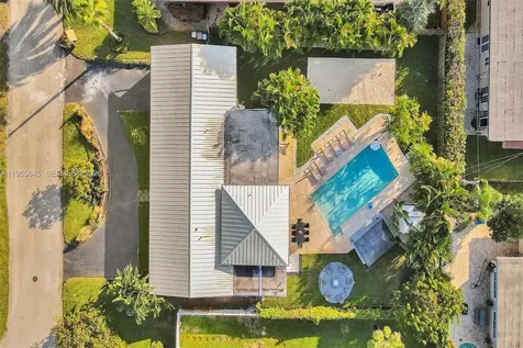 2797 NE 21st Terrace Lighthouse Point FL 33064