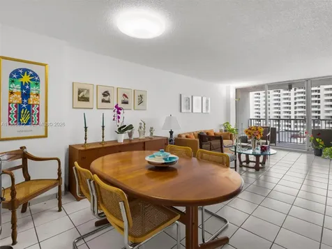 2655 Collins Avenue Miami Beach FL 33140