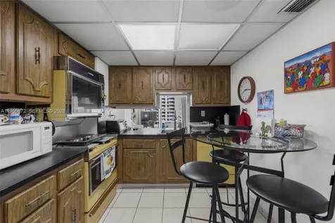 2655 Collins Avenue Miami Beach FL 33140