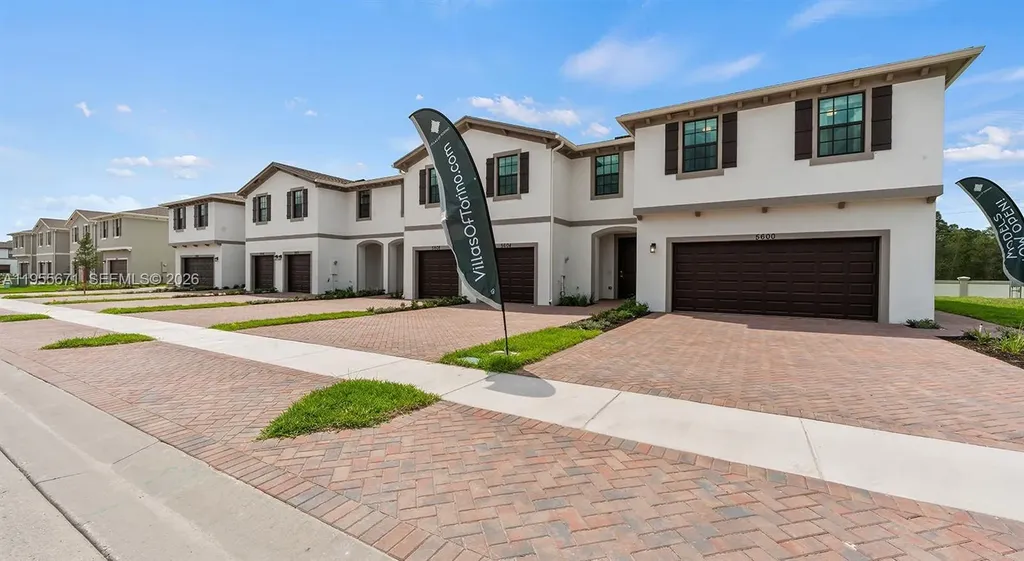 5600 NW Coventry Circle Port St. Lucie FL 34986