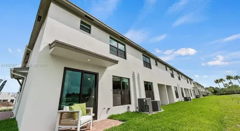 5600 NW Coventry Circle Port St. Lucie FL 34986