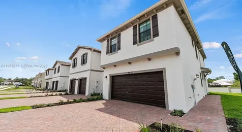 5600 NW Coventry Circle Port St. Lucie FL 34986