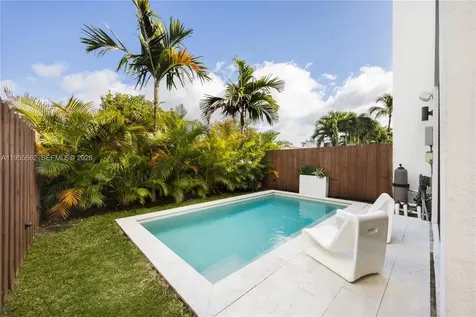 3067 SW 21st Terrace Miami FL 33145