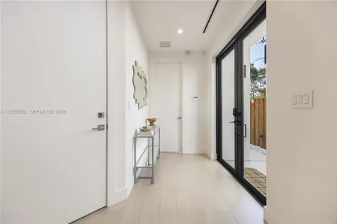 3067 SW 21st Terrace Miami FL 33145