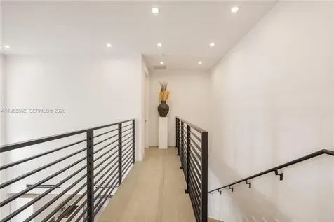 3067 SW 21st Terrace Miami FL 33145