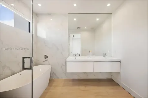 3067 SW 21st Terrace Miami FL 33145