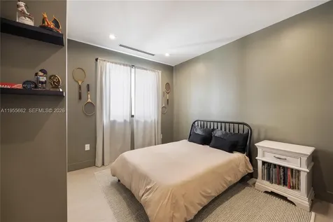 3067 SW 21st Terrace Miami FL 33145