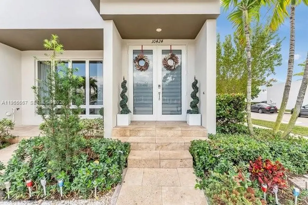 10424 NW 66th Street Doral FL 33178