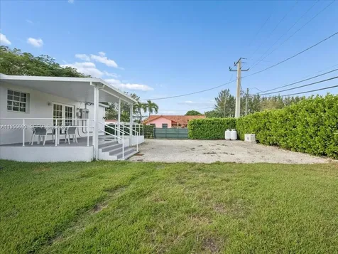 6891 SW 26th Terrace Miami FL 33155