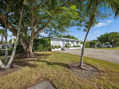 6891 SW 26th Terrace Miami FL 33155