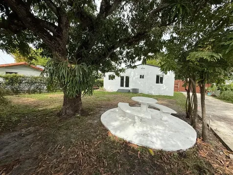 4366 SW 5th Terrace Miami FL 33134