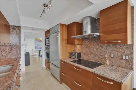 21205 Yacht Club Drive Aventura FL 33180