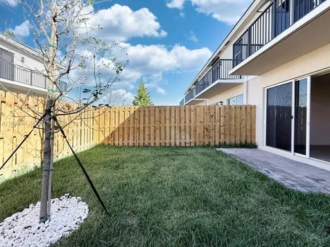 184 NE 13th Terrace Homestead FL 33033