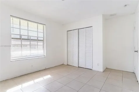 415 N 60th Way Hollywood FL 33024