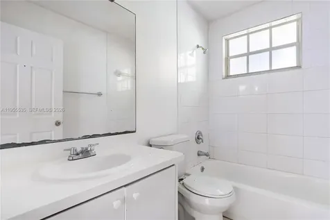 415 N 60th Way Hollywood FL 33024