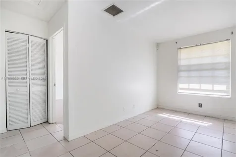 415 N 60th Way Hollywood FL 33024