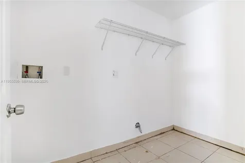 415 N 60th Way Hollywood FL 33024